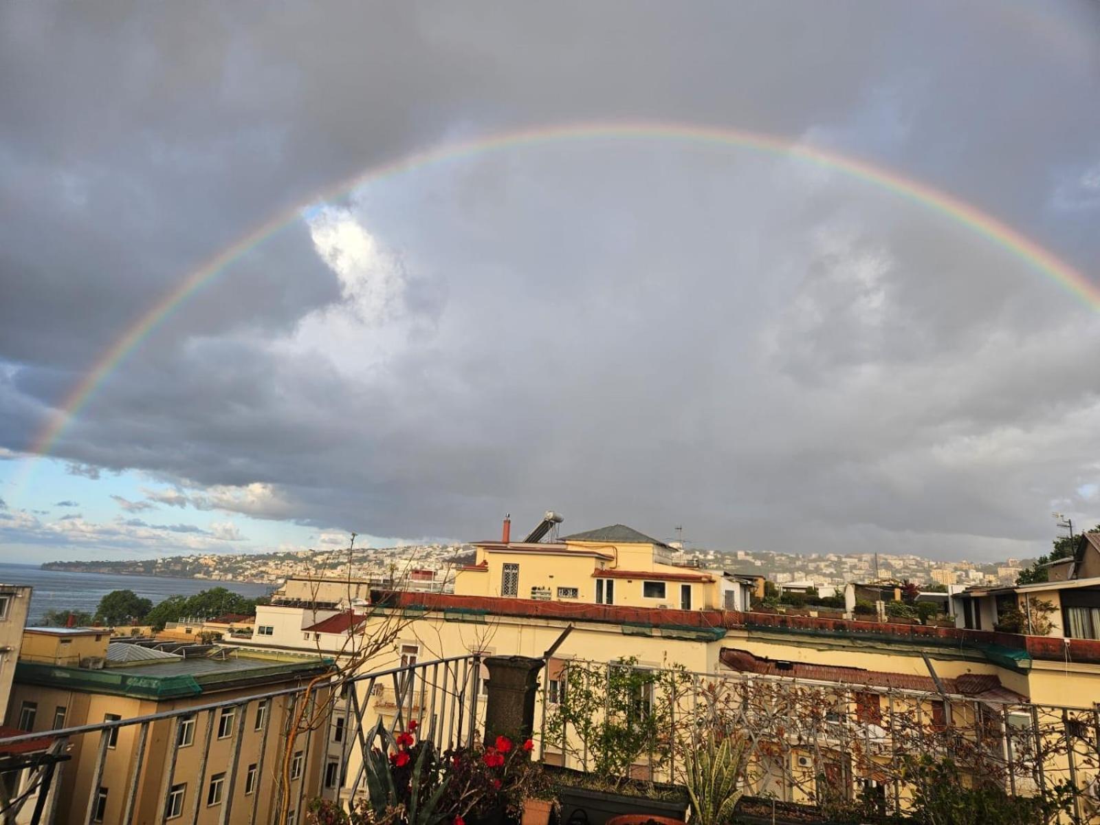 La Casa Di Nettuno Apartment Napoli Bagian luar foto